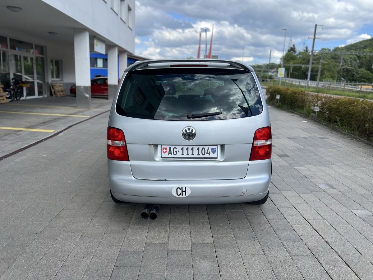 VW Automobili: VW Touran 2.0 TDI  – Usato da Liestal venduto da EL_RA94 3