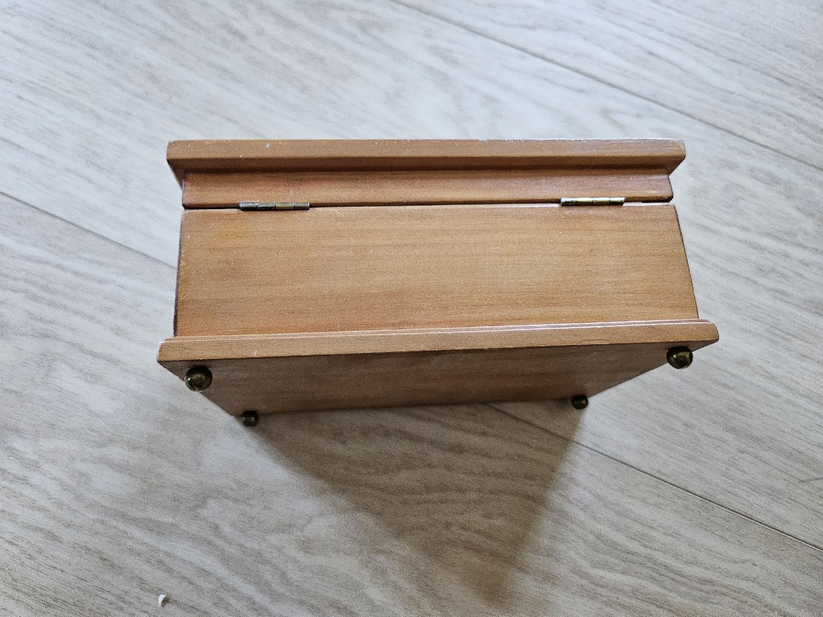Barattoli: Boîte à bijoux en bois avec doublure rouge – Usato da La Joux FR venduto da car_ck96 3