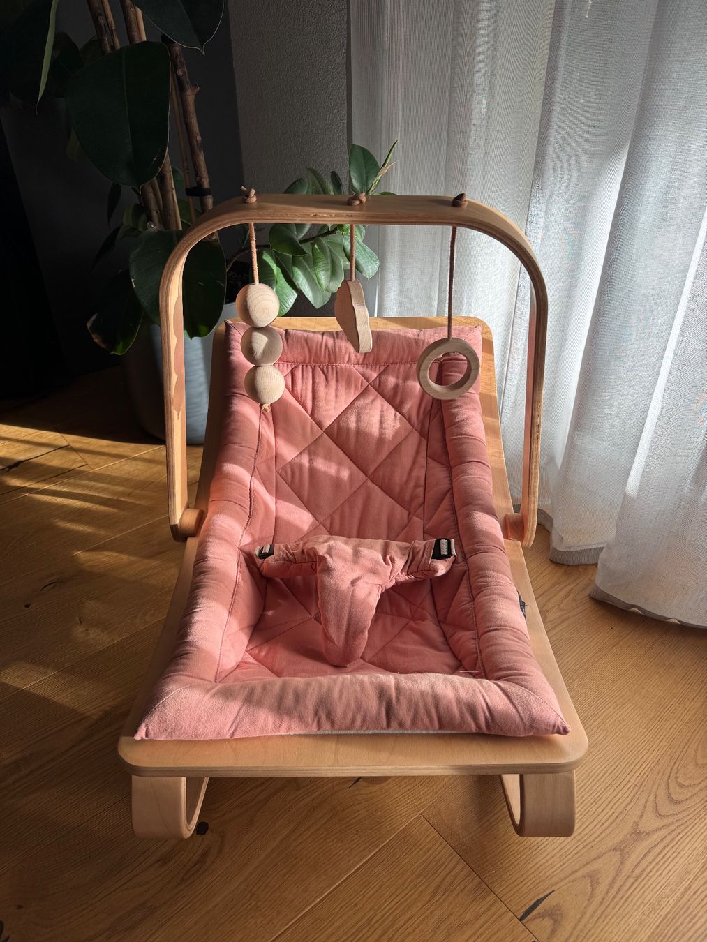 Sdraiette & Sdraiette a dondolo: Rosa Charlie Crane Wippe mit Spielbogen – Usato da Würenlos venduto da nimidina 2