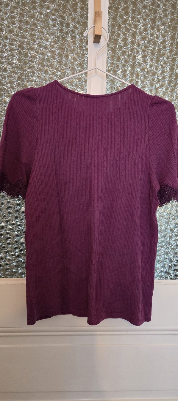 Sezane T-shirt: Sezane Shirt "Cléa" Violett Gr. M – Usato da Basel venduto da 056rm 6