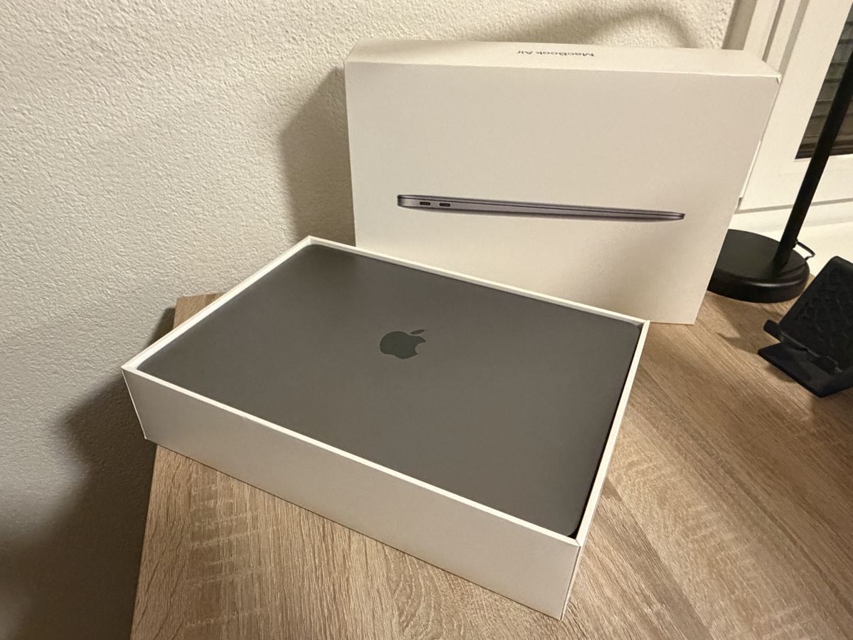 MacBook Air 13.3 256 GB M1 (Neu (gemäss Beschreibung)) in Bulle für CHF ...