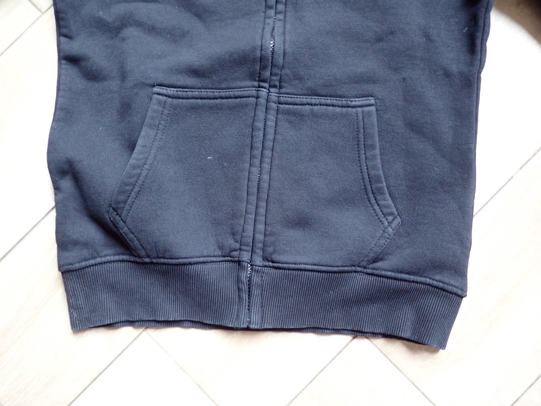 Pullover & Sweatshirts: Sweat avec zip et capuche M – Neu (gemäss Beschreibung) aus Petit-Lancy von camping_car 5