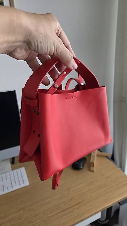 Taschen für Damen: COS  Rote Handtasche – Gebraucht aus Bülach von kad_gy6f 1