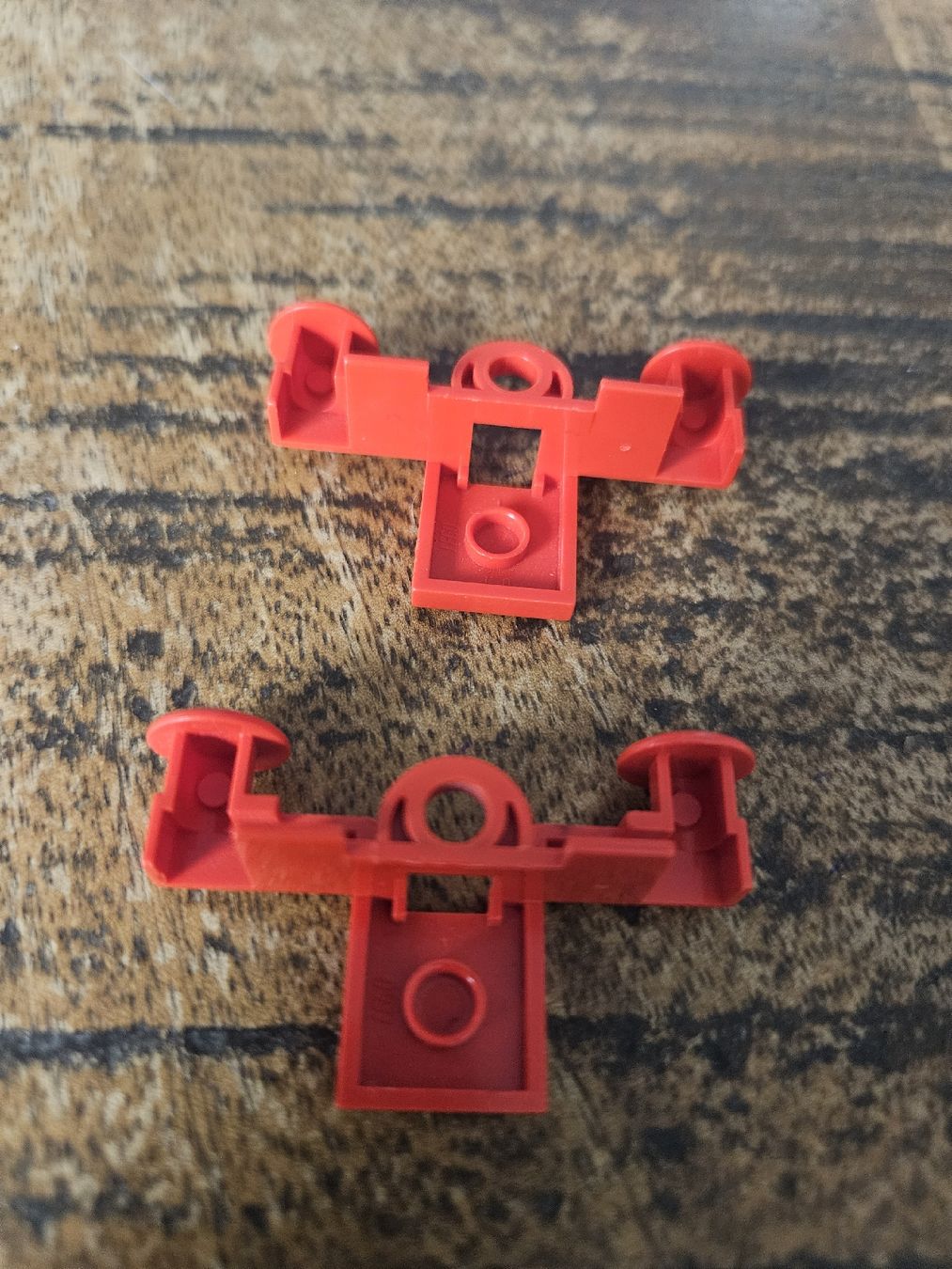 Lego Baukästen: lego 4022 lot de 2 pièces Red Train Buffer Beam – Gebraucht aus Confignon von Ecrofigs 1