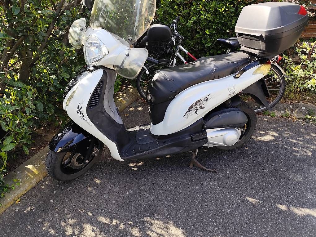 Route: Honda 125 psi – D'occasion à Gland par iva_ps8p