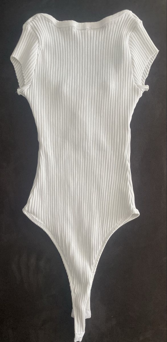 Zara T-shirts: Zara Body, S – D'occasion à Berg SG par Silversurfer 1