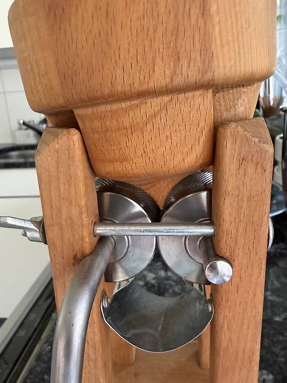 Elettrodomestici da cucina: Kornquetsche Getreidemühle Tischmodell – Usato da Bern venduto da kwa_pyt9 3