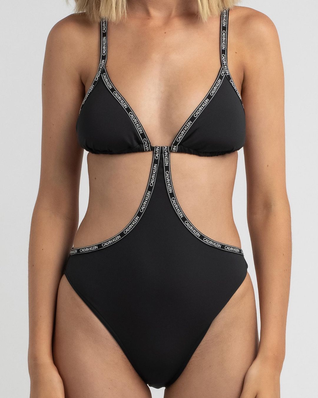 Calvin Klein Costumi da bagno & Bikini: Maillot de bain une pièce Calvin Klein – Usato da giffers venduto da sev_c9x9 1