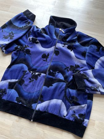 Blaue Samt-Jacke mit Blumenmuster Gr. M