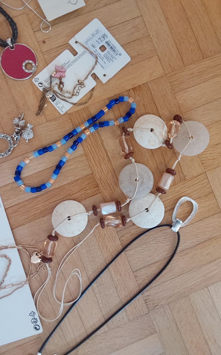 Autres bijoux: Lot Schmuck Halsketten Modeschmuck  – Neuf (Voir description) à Köniz par scopello12 2