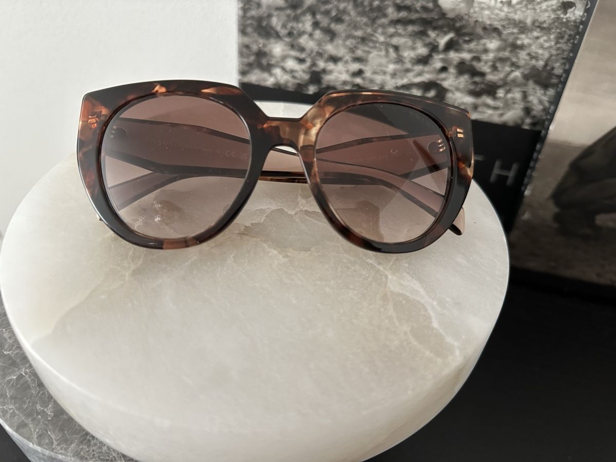 Prada Lunettes & Verres: Prada Sonnenbrille – D'occasion à Rudolfstetten par Jenna.Bananna 2