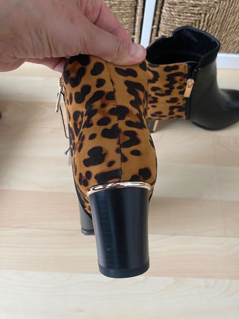 Scarpe da donna: Leopard print boots UK8 – Nuovo (secondo la descrizione) da Safenwil venduto da rgs_tg62 4