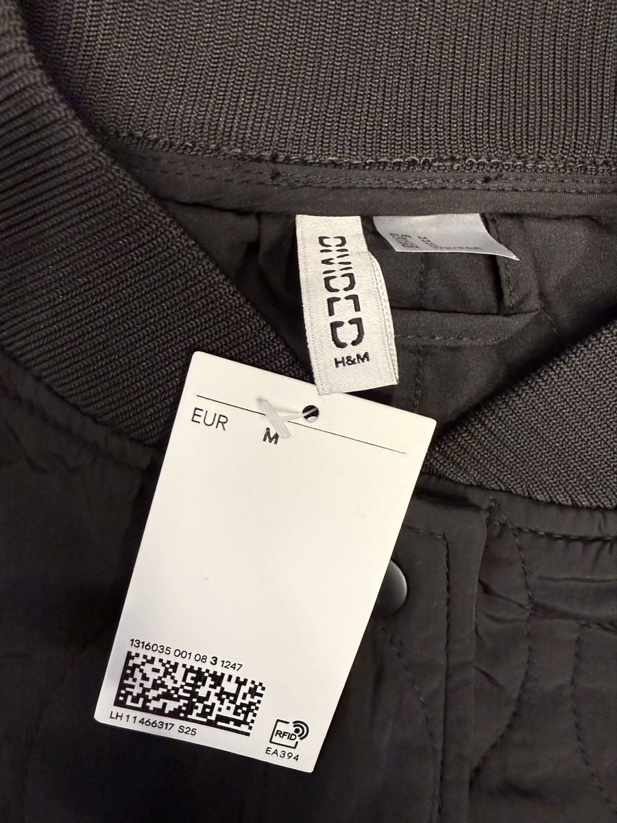 H&M Jacken: Bomberjacke schwarz Neu – Neu und originalverpackt aus Zürich von Soschi-25 1