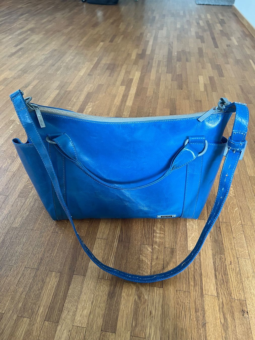 Freitag Taschen: Handtasche blau vonFreitag – Gebraucht aus Zürich von leererkasten