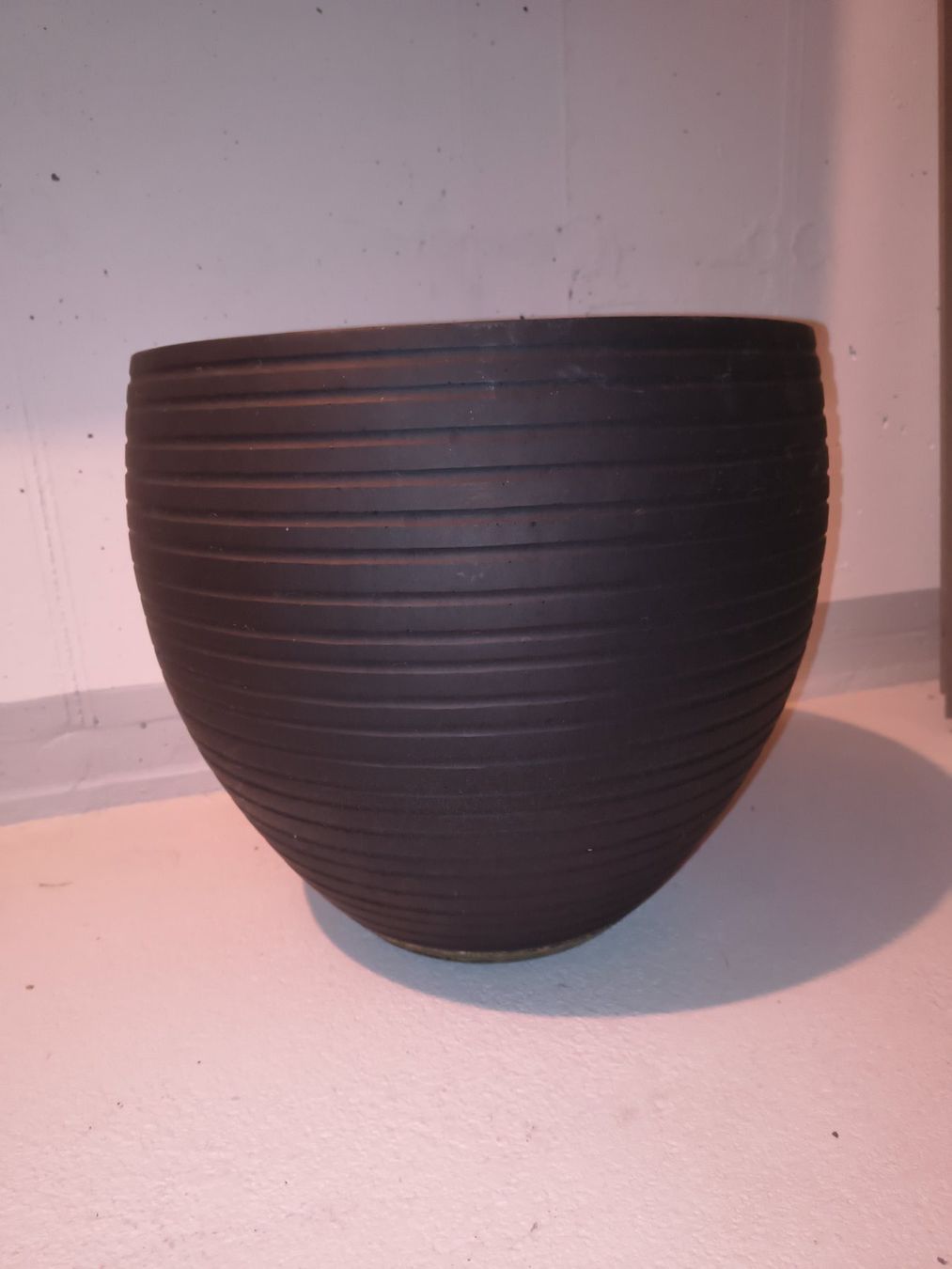 Vasi per fiori: Gartec Pflanzengefäss Egg Anthrazit |  45 cm | 40.5 l – Usato da Kastanienbaum venduto da mmi_wmy6