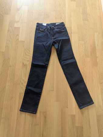 Diesel Damen Jeans dunkelblau Grösse 27/34 Top Zustand