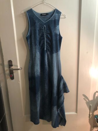 Ungetragenes Kleid // Desigual // Layering // Wunderschön