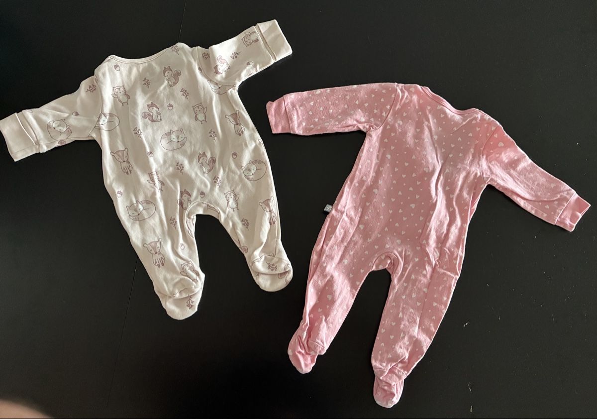 Lotti & Set di vestiti: 2 Strampler Baby Mädchen / Grösse 50/56 – Nuovo (secondo la descrizione) da Trimbach venduto da deb_6kng 1