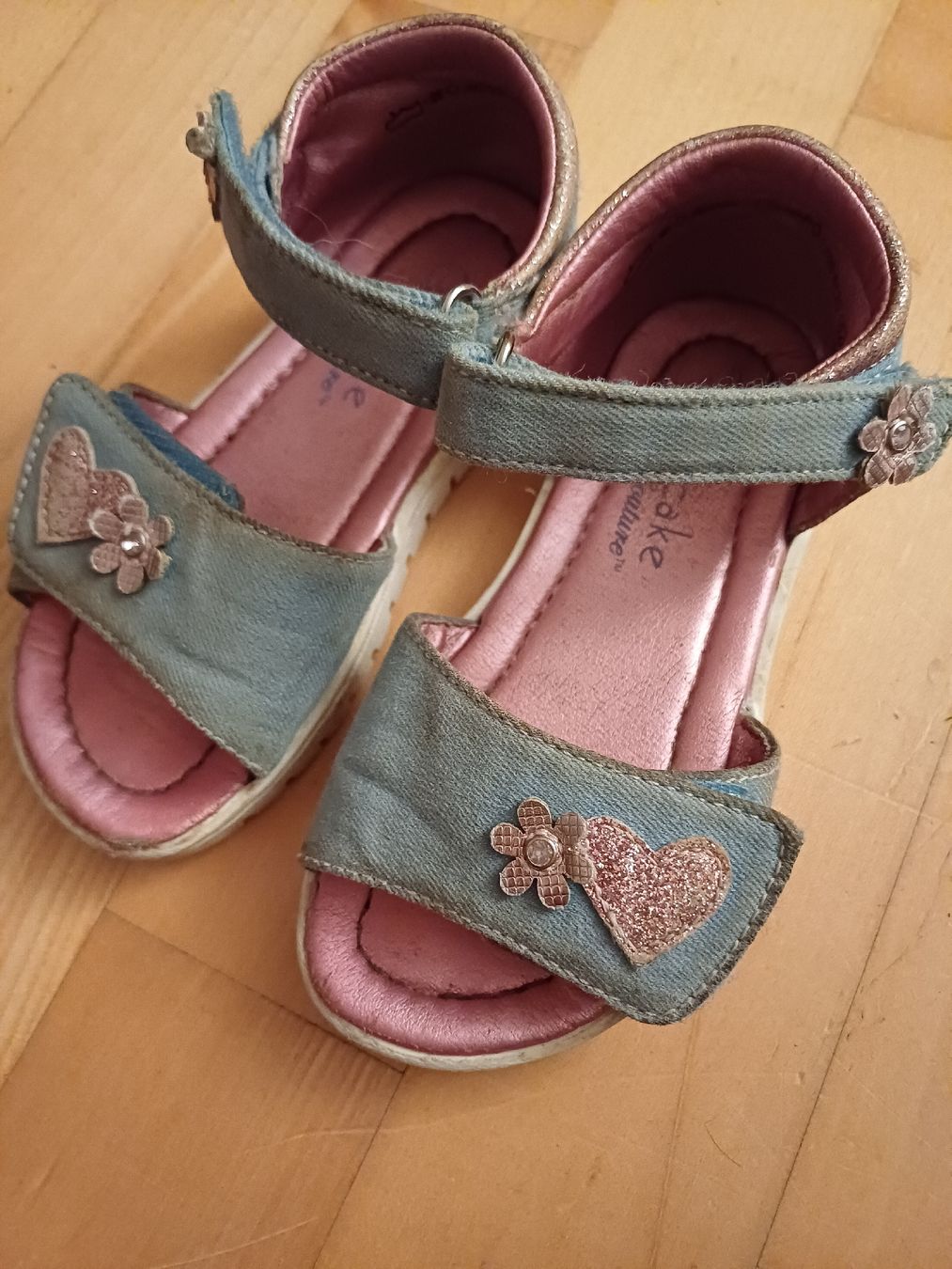 Scarpe per ragazze: Sandalen Gr.24 – Usato da Windlach venduto da lanuj