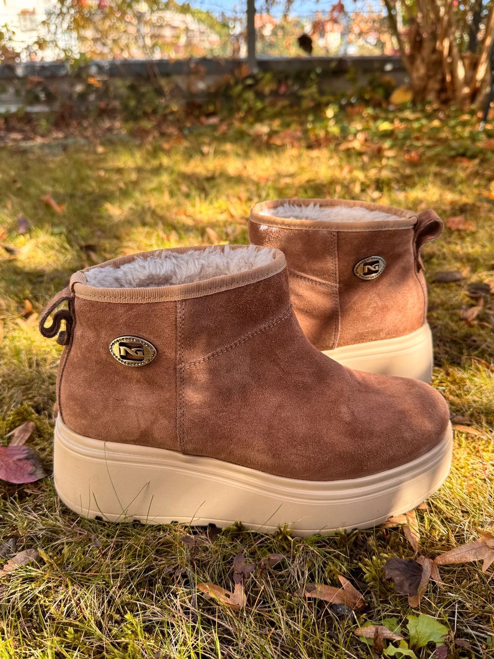 Scarpe da donna: NeroGiardini Suede Platform Ankle Booties code I514904D – Usato da Bern venduto da ele_dk77