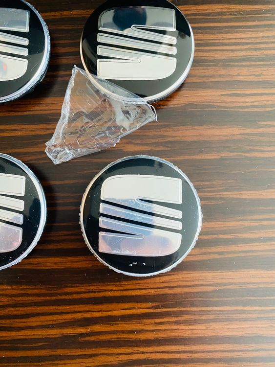 Biomar Labs 4-tlg. 3D Gel Silikon Aufkleber 45mm - Für Radkappen In Schwarz-Silber