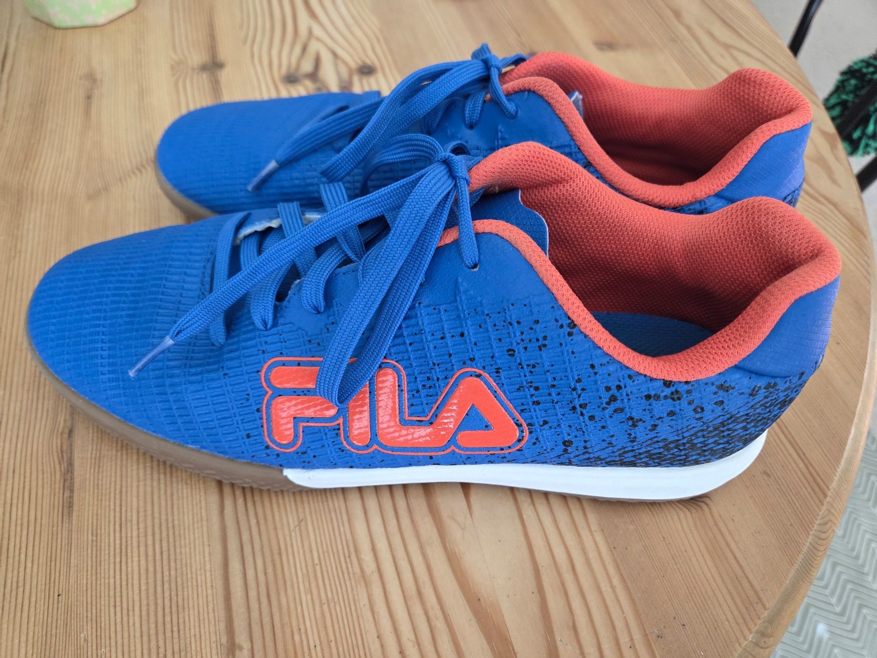 Fila Scarpe per ragazzi: FILA Hallenschuhe Grösse 39 – Usato da Naenikon venduto da SerainaB03