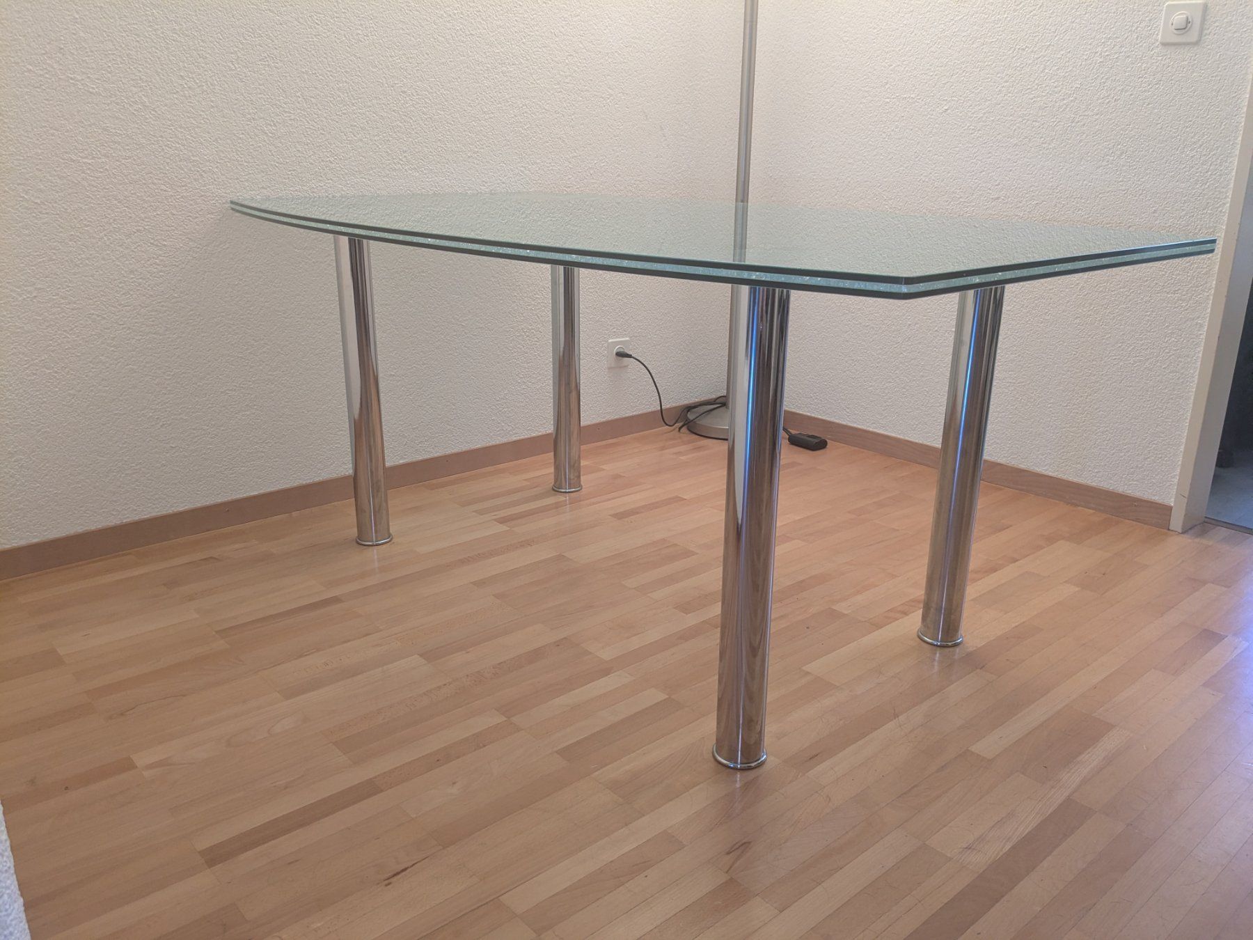 Tables: Esstisch aus Glas inkl 4 Stühle – D'occasion à Widen par mic_ld7j 1