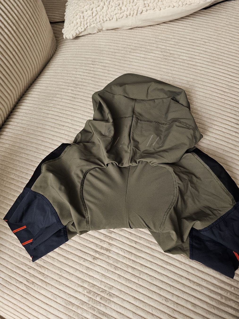 Pantaloni: Rennrad Hose,  CHPT 3, Größe L – Usato da Rotkreuz venduto da canyon05 1