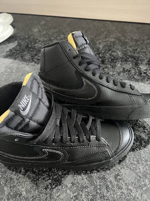Herrenschuhe: Nike Schuhe schwarz in Gr. 37.5 – Gebraucht aus Rorschacherberg von Santos1223 2