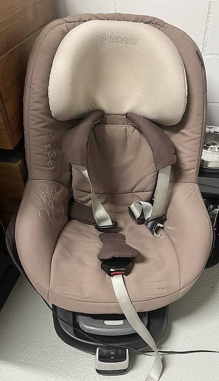 Seggiolini per auto: MaxiCosi Kindersitz – Usato da Bülach venduto da oli_tbm9