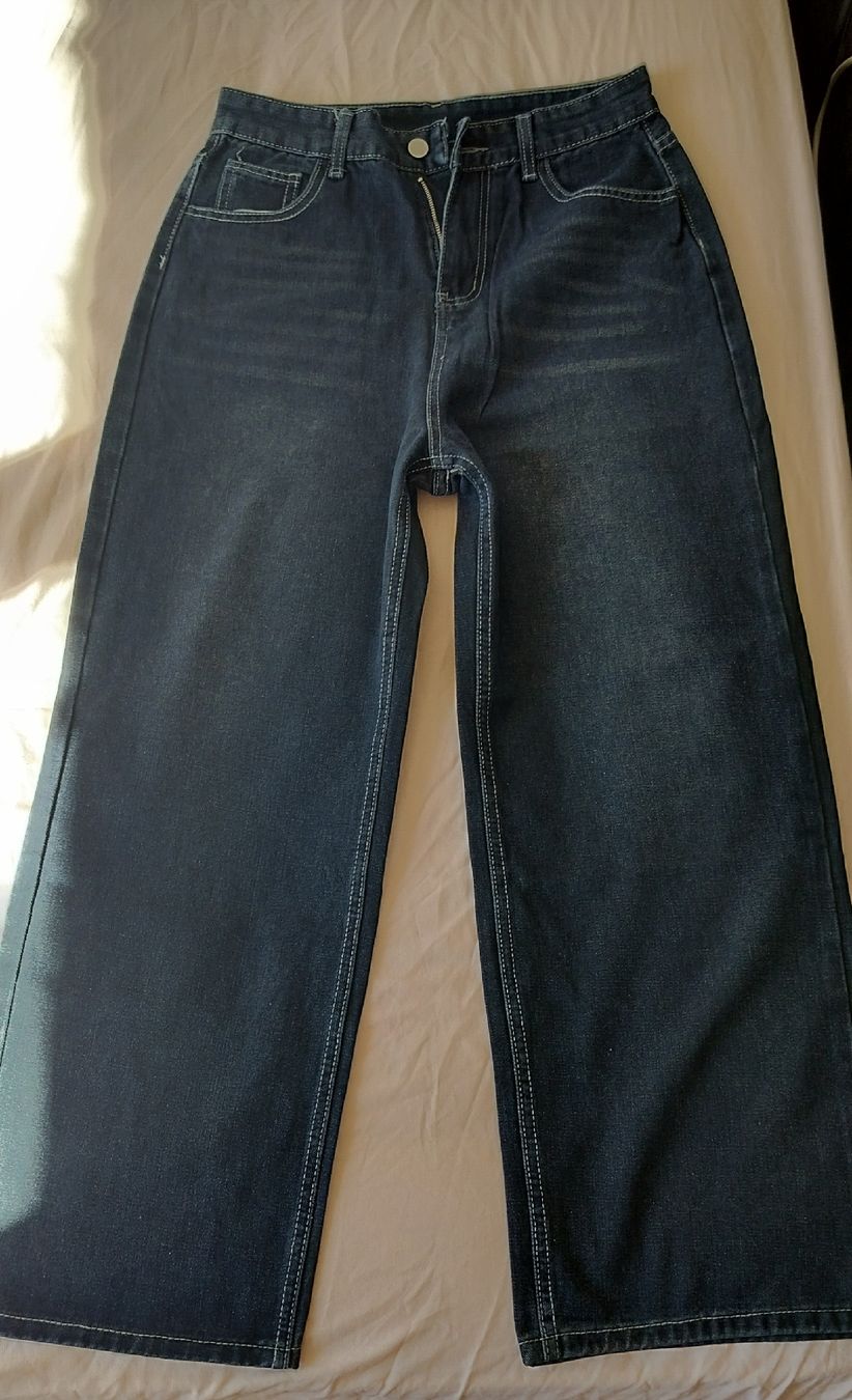 Jeans: Stylish Wide-Leg Jeans - Size S EU 36-38 – Neu und originalverpackt aus Lausanne von usa_xd5k 1