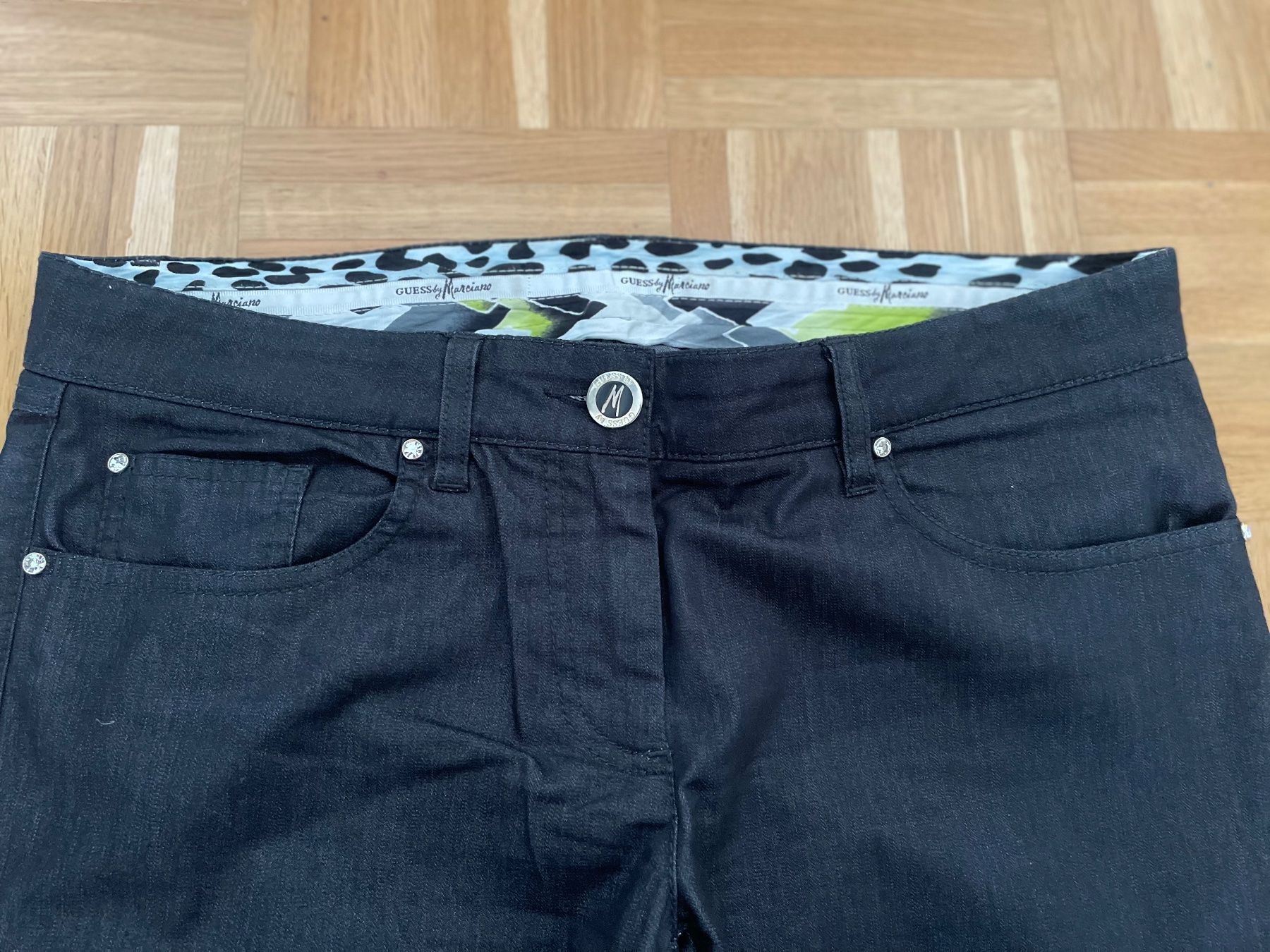 Guess Pantaloni: Guess Hose Gr. 36 (S) – Nuovo (secondo la descrizione) da Rüfenacht BE venduto da Anele_13 3