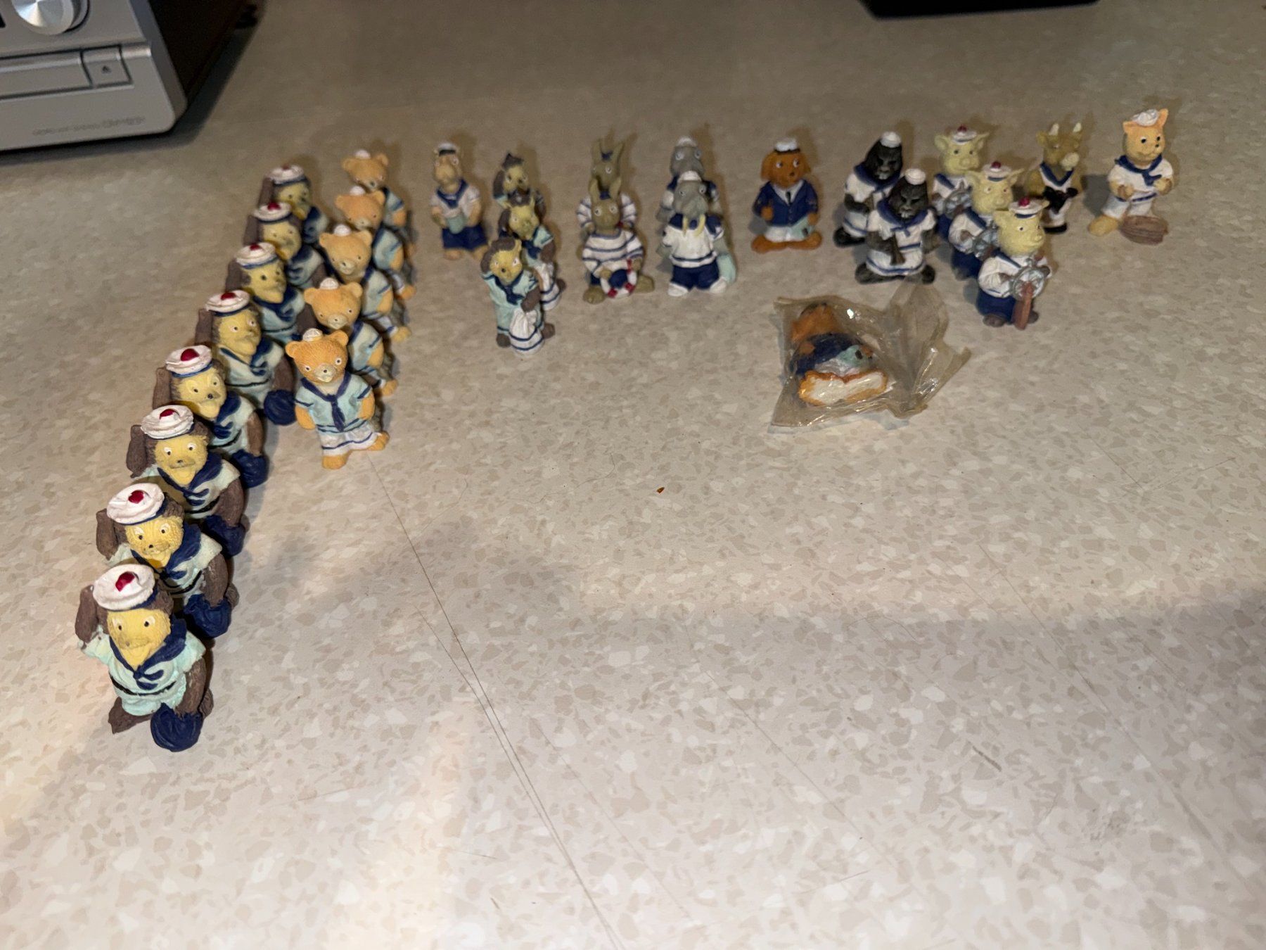 Statuette: Deko-Figuren diverse 32 Stk. – Usato da Ennetbaden venduto da Data_100