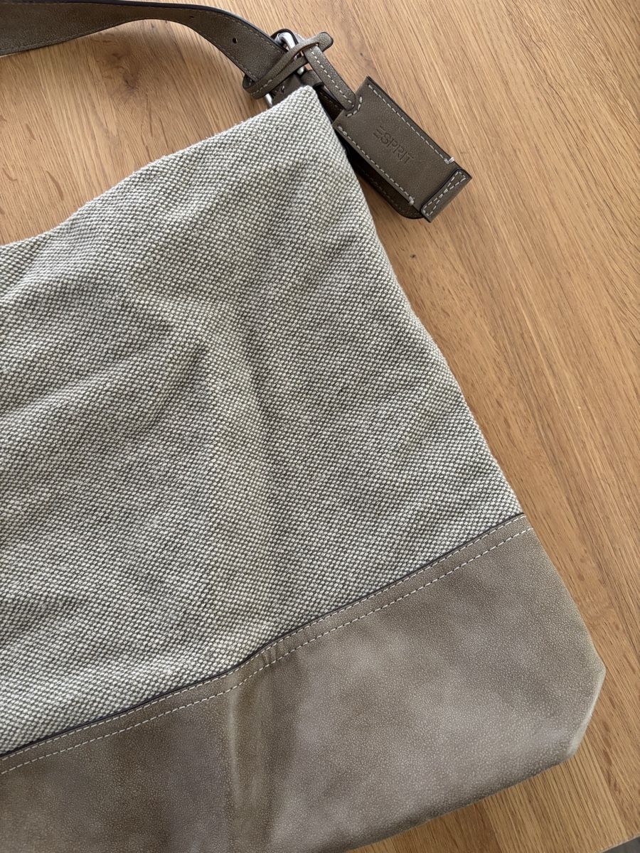 Esprit Borse da donna: Tasche von Esprit  – Usato da Hägendorf venduto da Anjumi 1