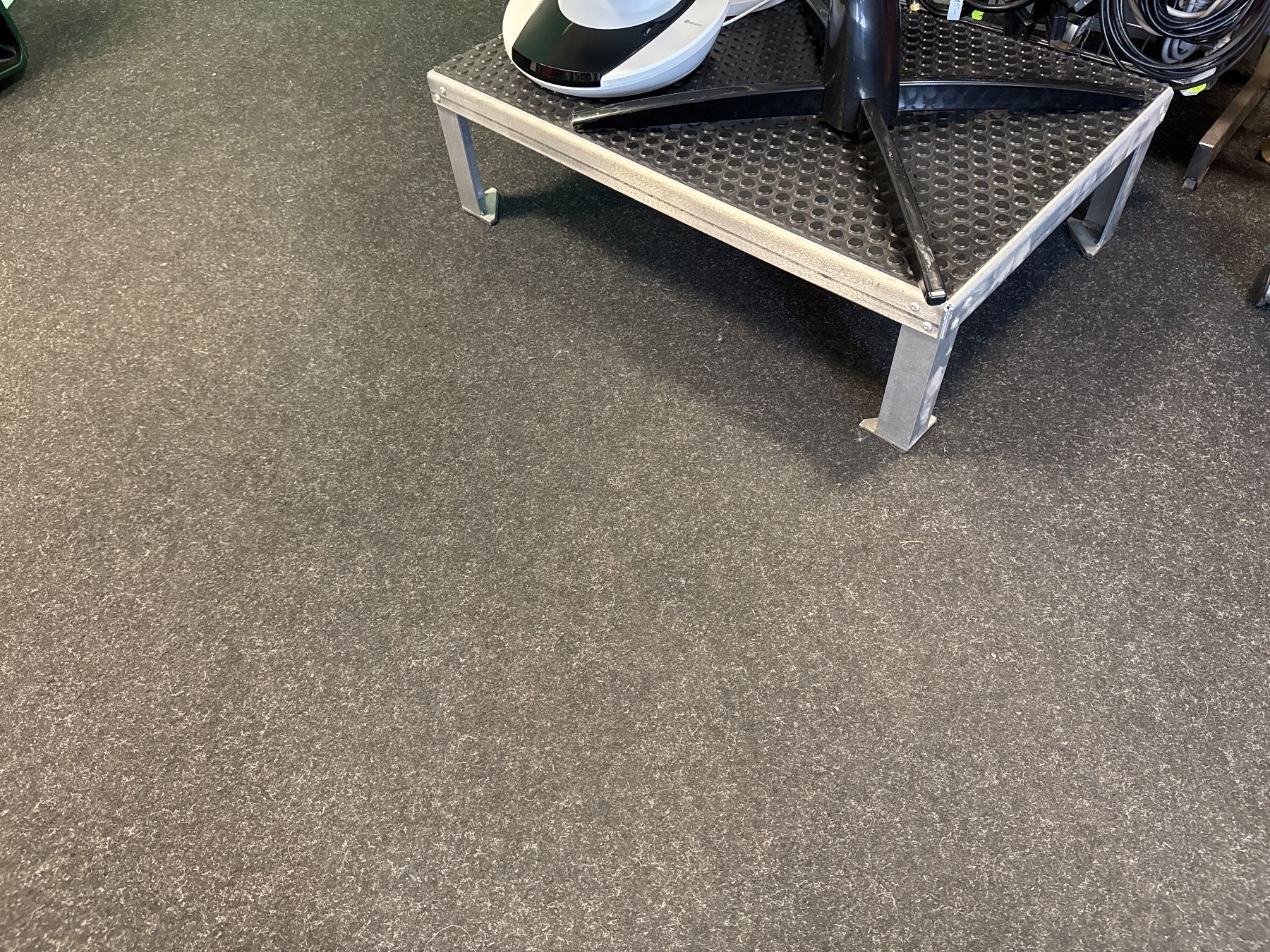 Sonstige Dekorationen & Accessoires: Alu Podest /Podium Lieferung gratis – Gebraucht aus Thun von Thuno6 4