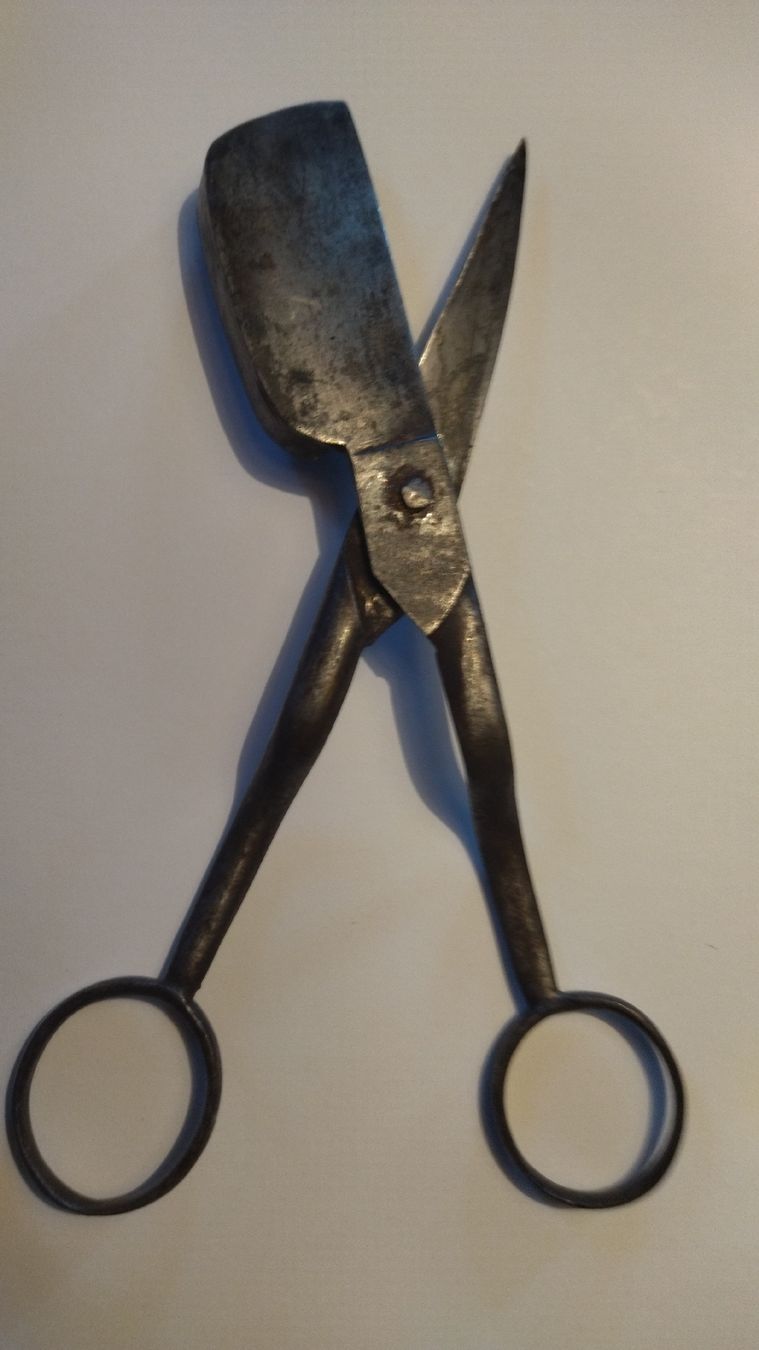 Tutti gli attrezzi: Handgeschmiedete Dochtschere Antik – Usato da Zürich venduto da Top-Deal-Schweiz