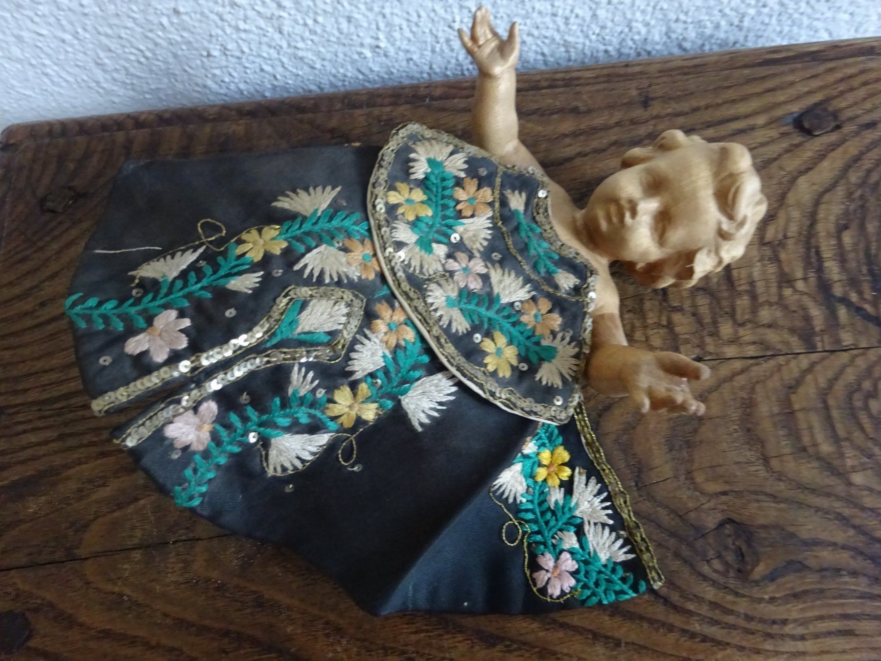 Statuette: Jesuskind mit antiker Veste / Krippe – Usato da Esslingen venduto da eintagammeer 2
