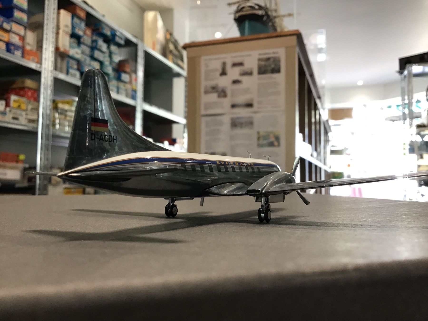 Lufthansa Kit di modellismo & Modellini statici: Lufthansa Flugzeug Modell CONVAIR 440 1:200 – Nuovo (secondo la descrizione) da Männedorf venduto da Modell-Spezialisten 3