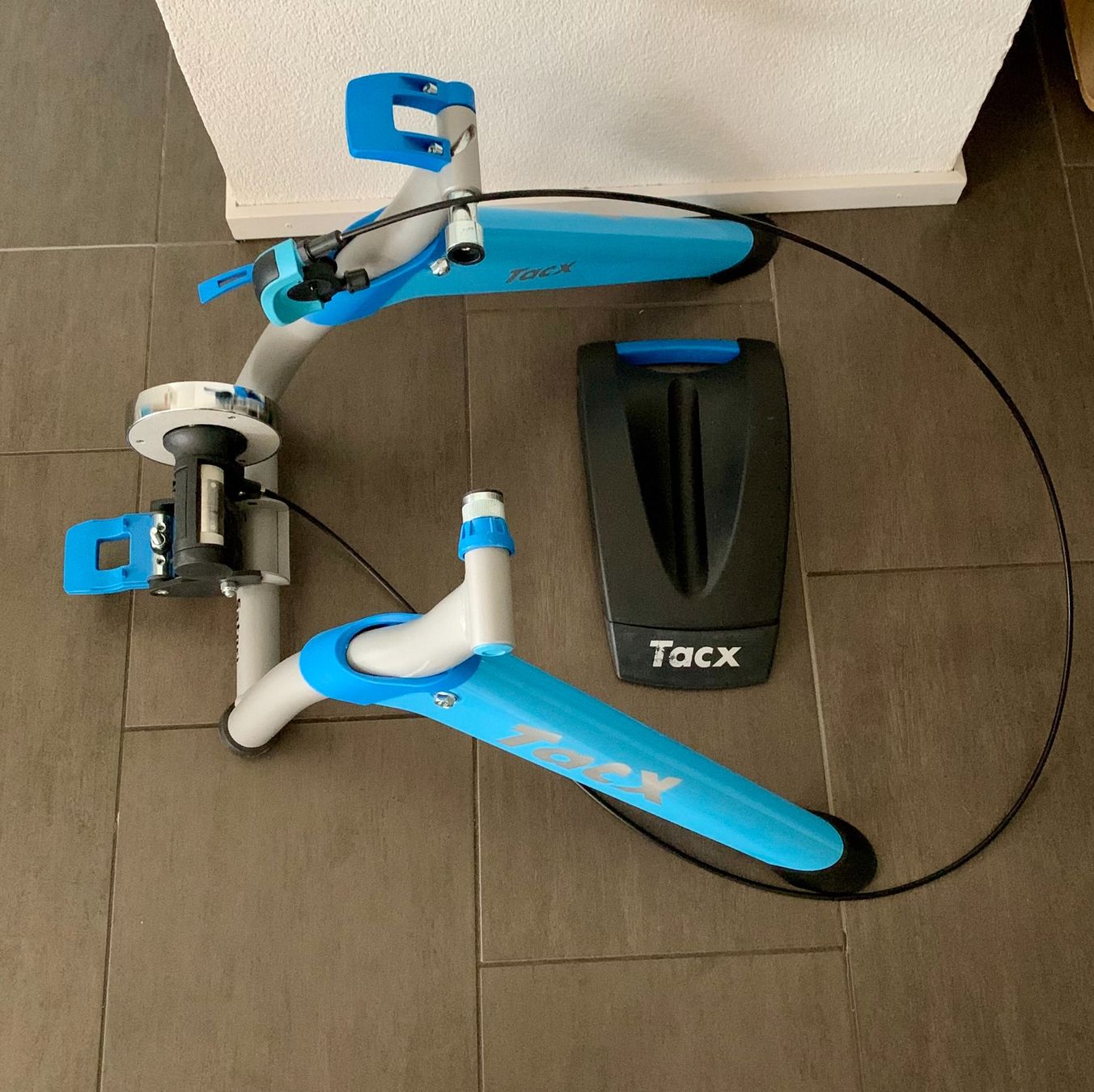 Tacx Vélos d'appartement: Tacx Satori Pro Rollentrainer – Neuf (Voir description) à Küsnacht ZH par ast_26yp