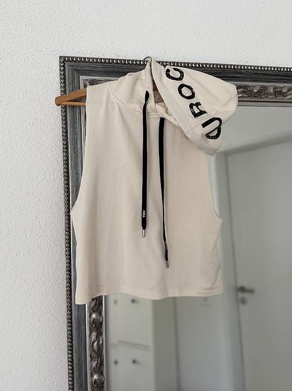 Maglioni & Felpe: Ärmelloser Hoodie BA&Sh – Usato da Glattbrugg venduto da Blogger73