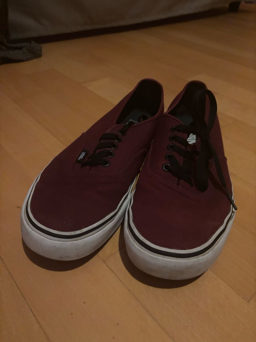Scarpe da uomo: Red Vans 43 – Usato da Chexbres venduto da doe_xns6