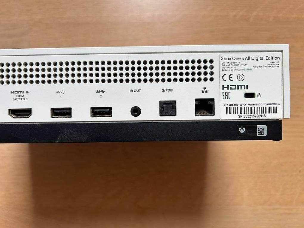 Microsoft Konsolen: Xbox One S All Digital Edition – Gebraucht aus Lengnau AG von chmielewski 3