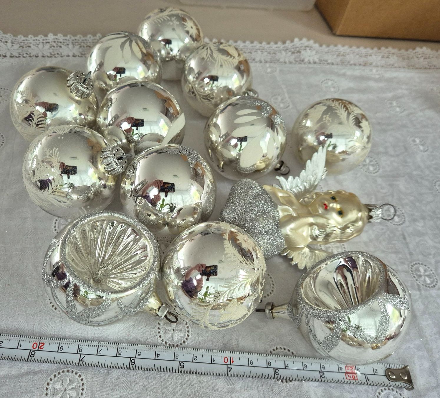 Tutte le decorazioni: 12 Weihnachtskugeln Glas silberfarben und 1 Engel – Usato da Tecknau venduto da servus4492 1
