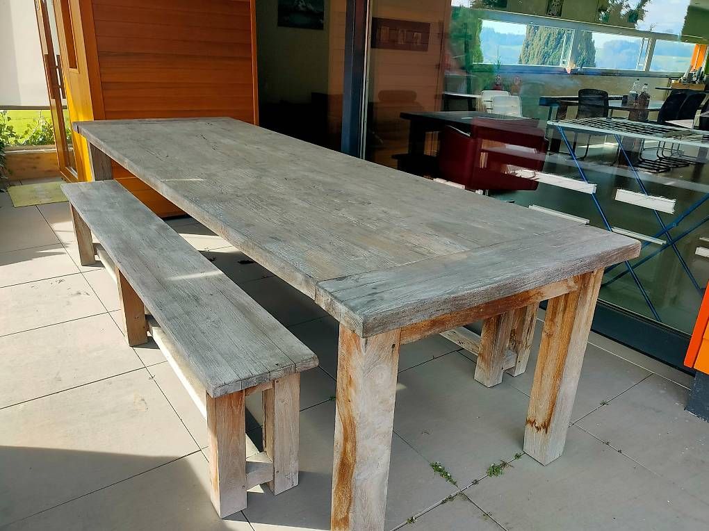 Set di tavolo e panche: Massiv Holz - einmalig - jetzt als Schnäppchen! – Usato da Kirchleerau venduto da mam_vb2m