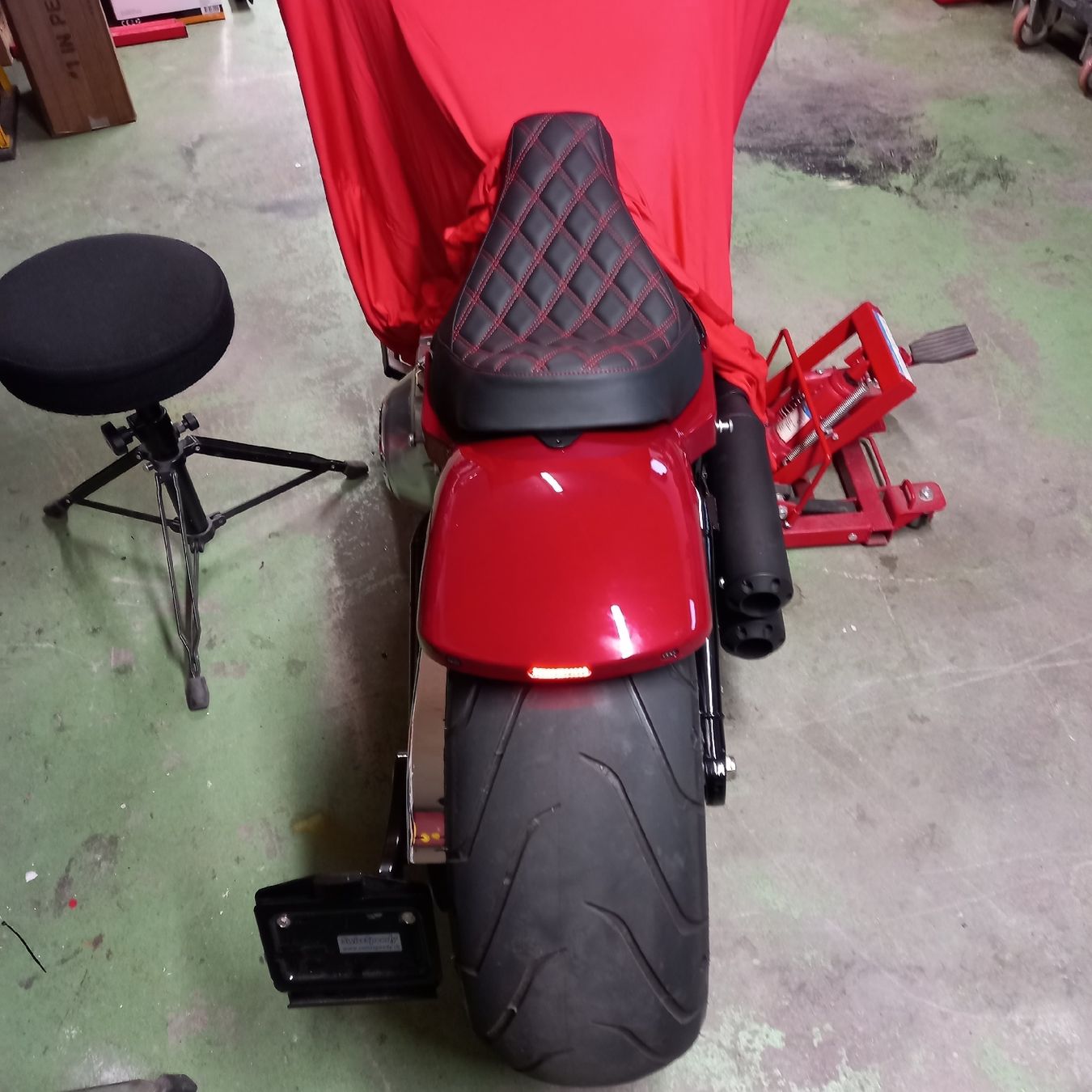 Harley-Davidson Alle Motorradersatzteile: Heckfender mit Sattel  – Gebraucht aus Luzern von Remo610 1