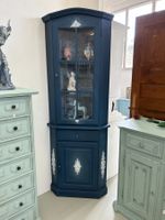 Eckvitrine dunkelblau holz Eckmöbel shabby chic börnie's