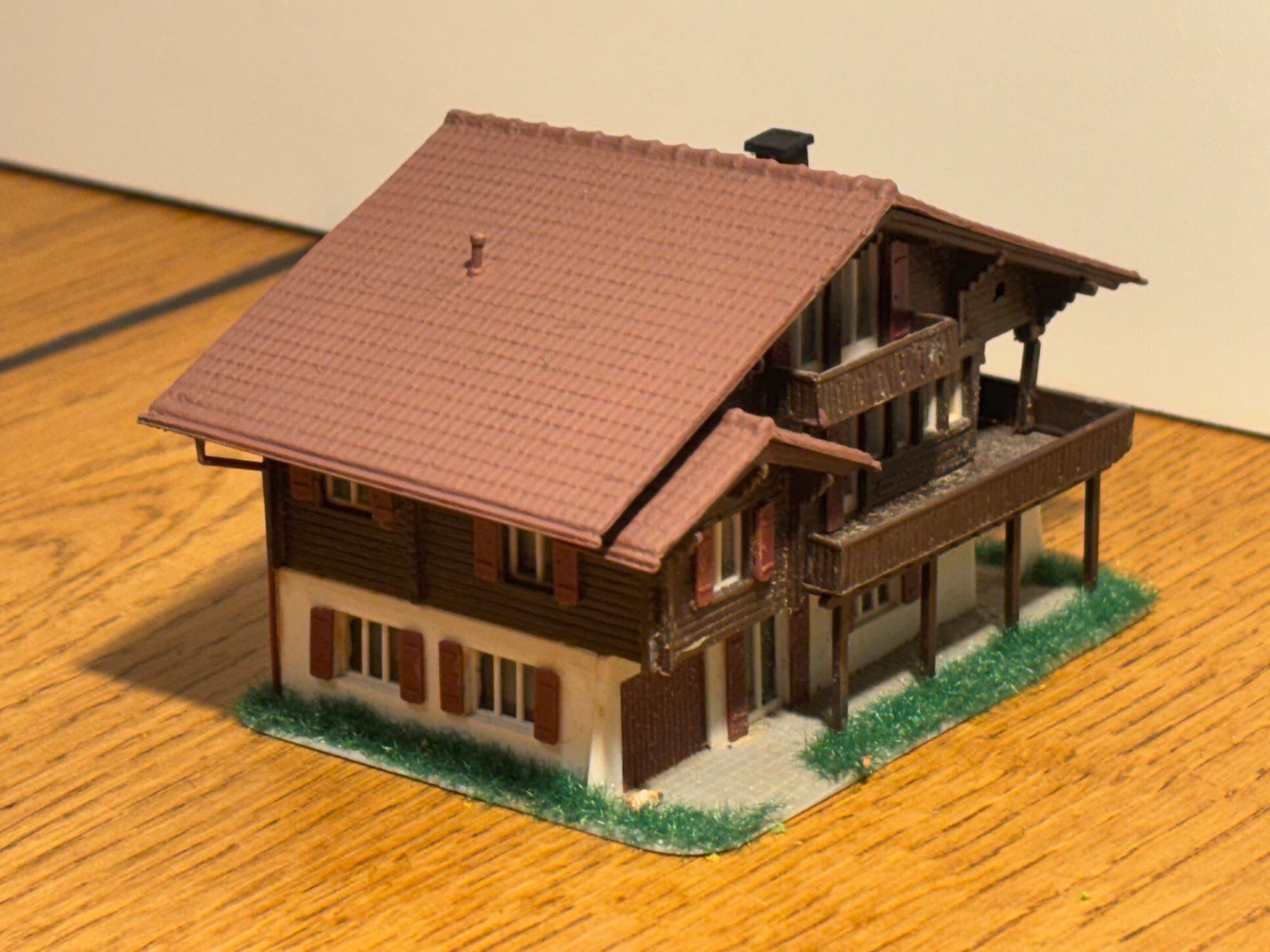 Modellini di ferrovie: G0774: Chalet (Spur N) – Usato da Birsfelden venduto da Birs_25 1