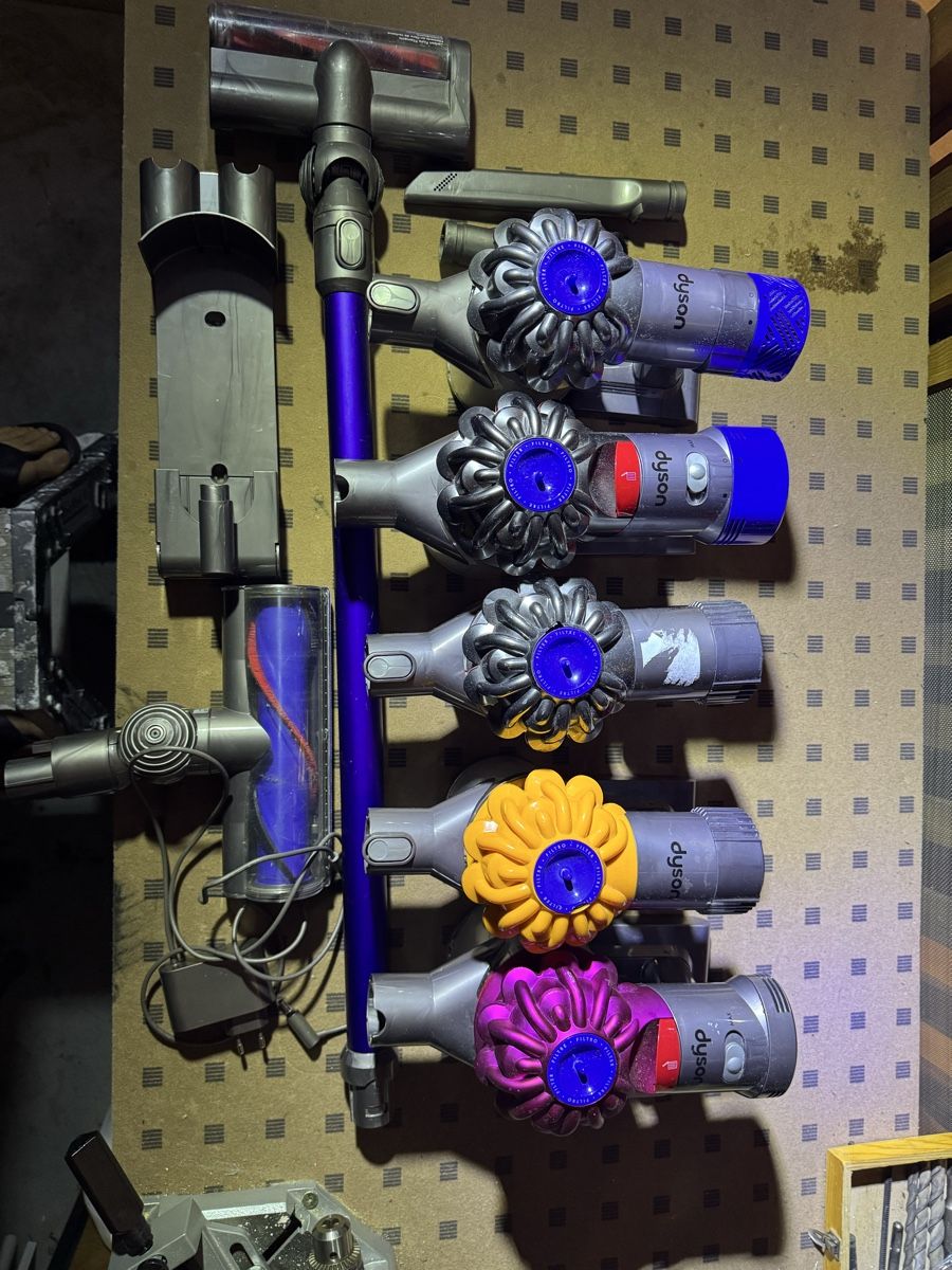 Dyson Aspirapolveri & Accessori: Dyson Akku Staubsauger  – Usato da Altstätten SG venduto da Sunreiss