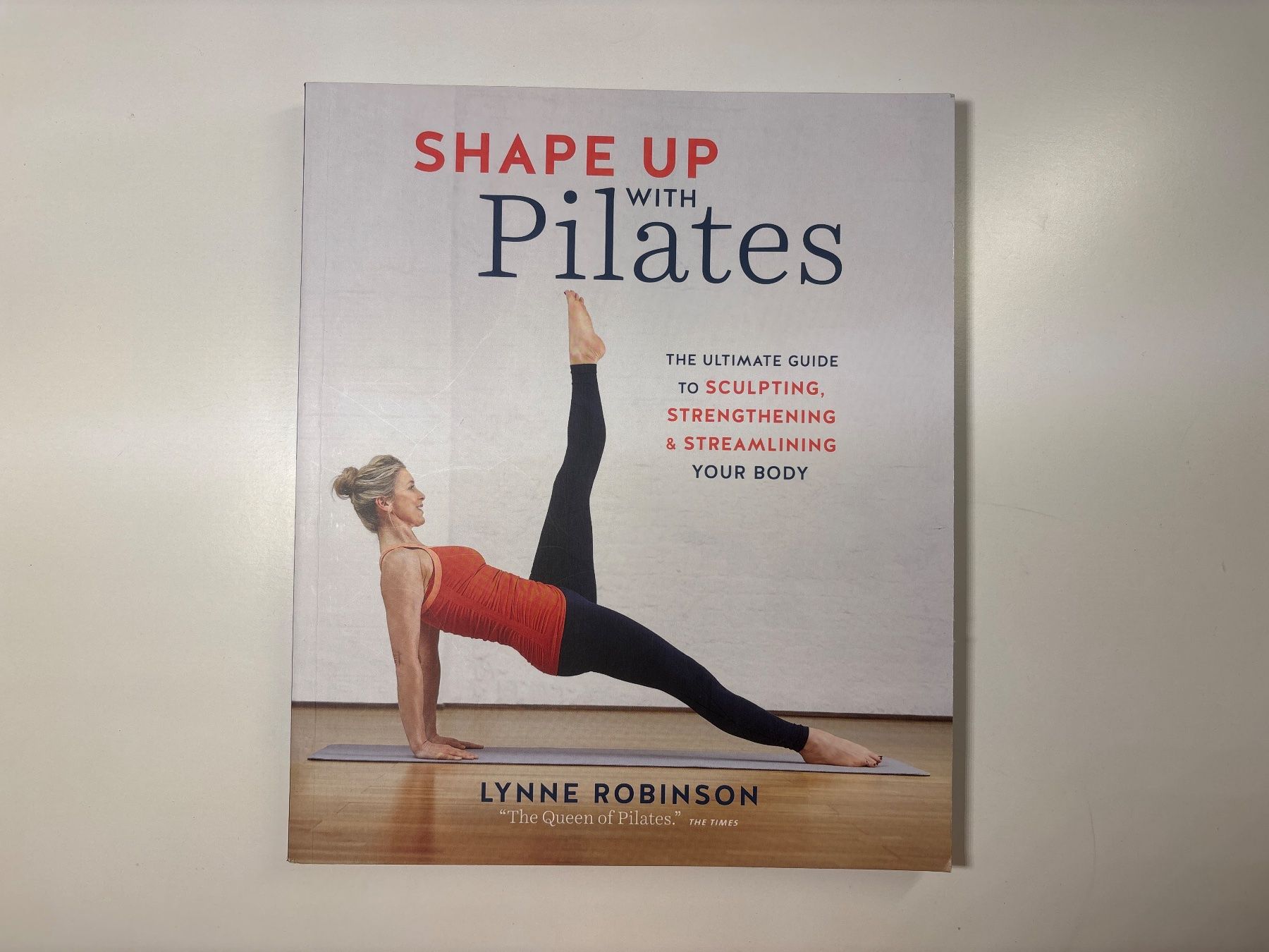Libri: Shape Up with Pilates Book by Lynne Robinson – Nuovo (secondo la descrizione) da Meggen venduto da BookRevivals