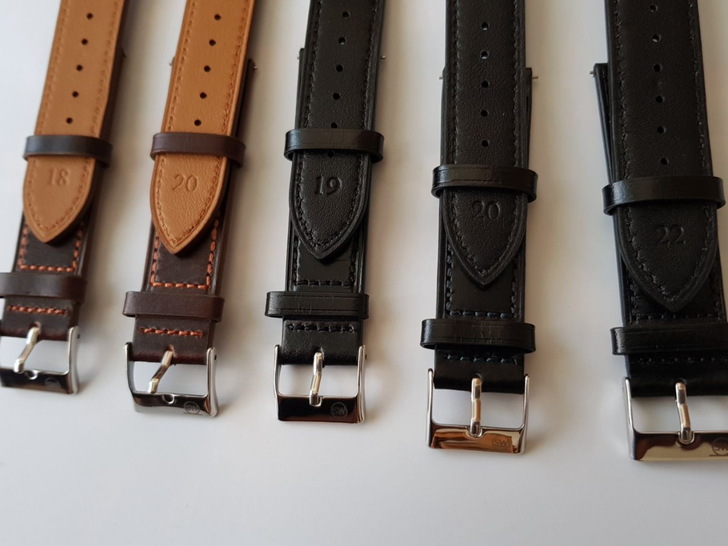 Bracciali & Braccialetti: Leder Uhrenarmband Lot – Nuovo e nell'imballaggio originale da Altstätten SG venduto da ana_7xf7 3